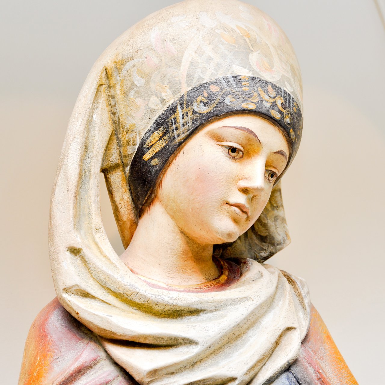 Figur der Heiligen Elisabeth