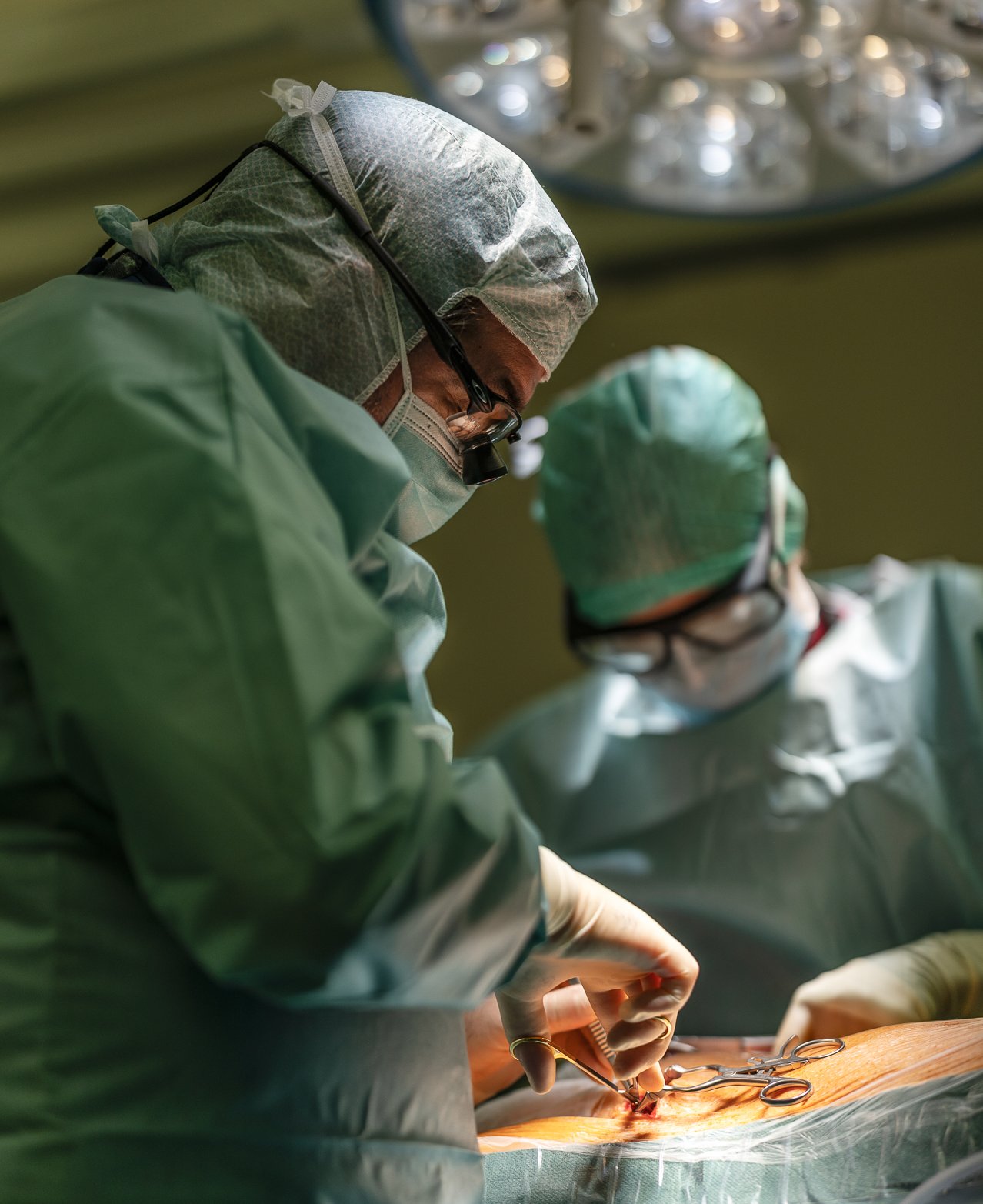 Zwei Operateure im OP