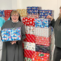 Geschenke-Stapel türmt sich auf