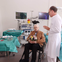 Krankenhausleitung bedankt sich im Übung-OP beim Spender