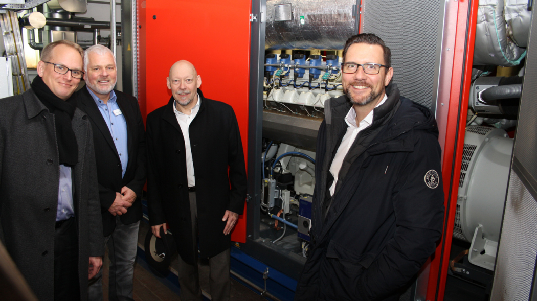 Eröffnung des neuen Blockheizkraftwerkes Der Motor des Blockheizkraftwerkes
