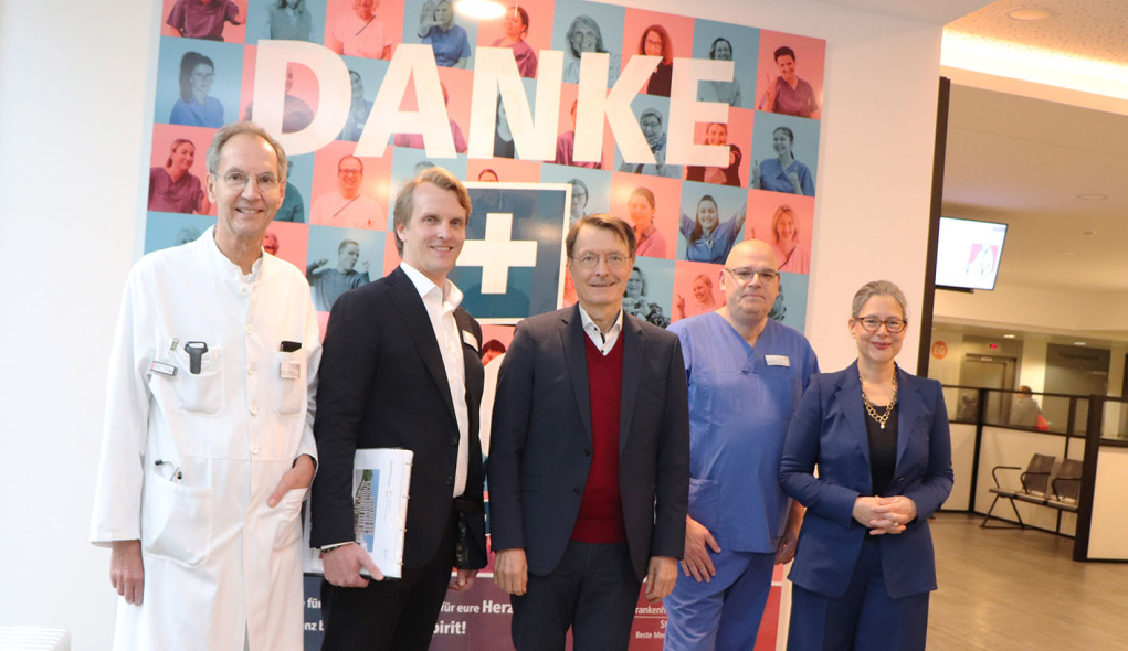 Gesundheitsminister Lauterbach zu Besuch im St. Adolf-Stift